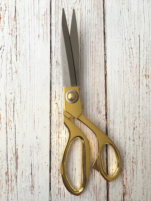 Tijera Dorada para Tela