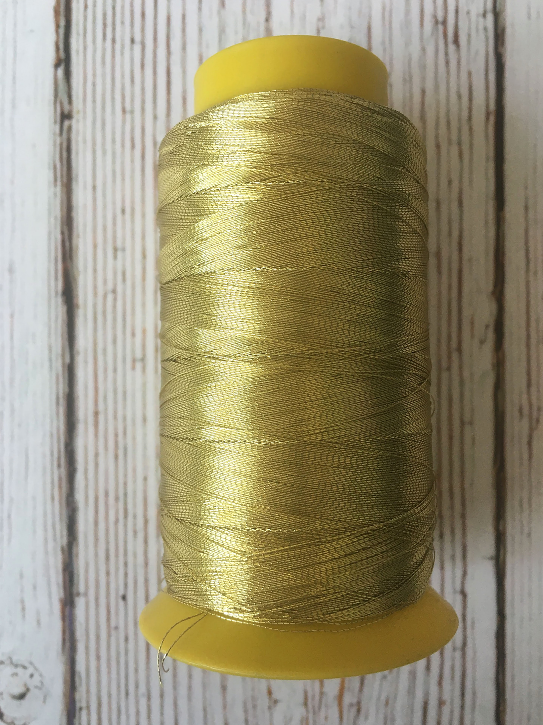 Hilo metalizado para bordar 2