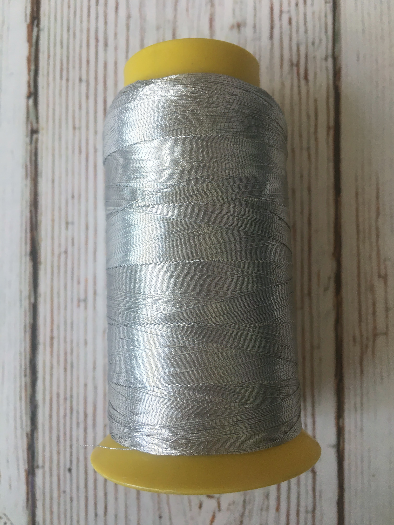 Hilo metalizado para bordar 3