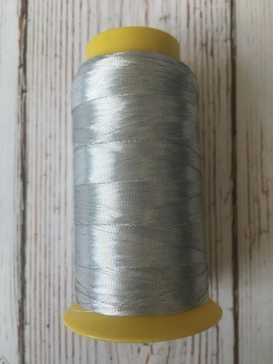 Hilo metalizado para bordar 3