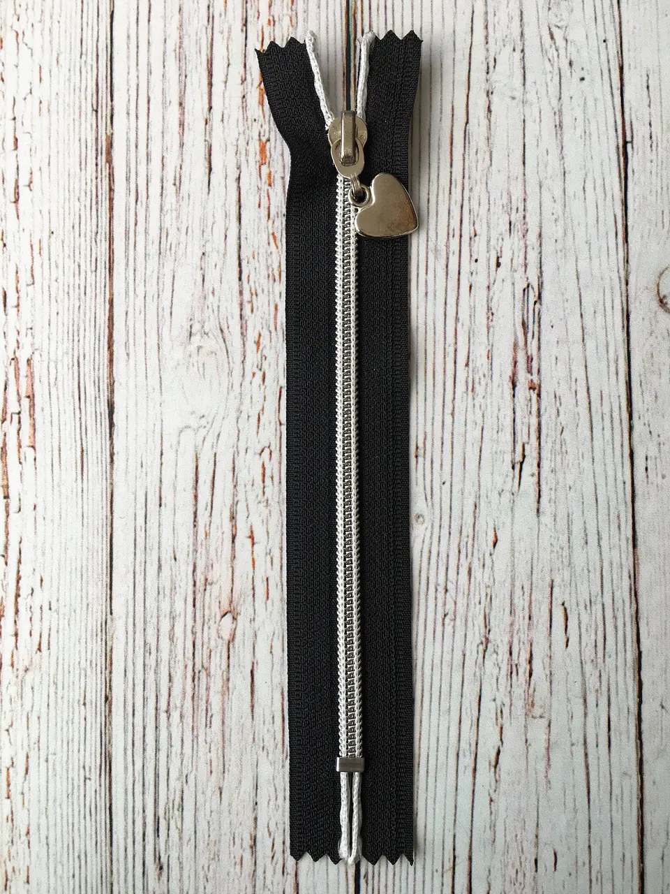 Cierre con tirador de corazón 1