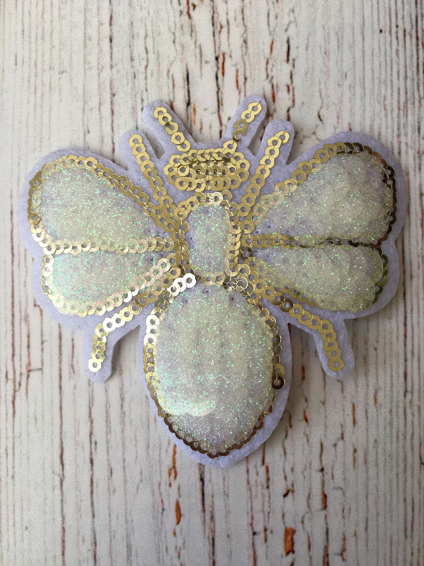 Parche abeja lentejuelas 2