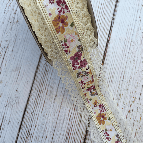 Cinta floreada con blonda 3mts