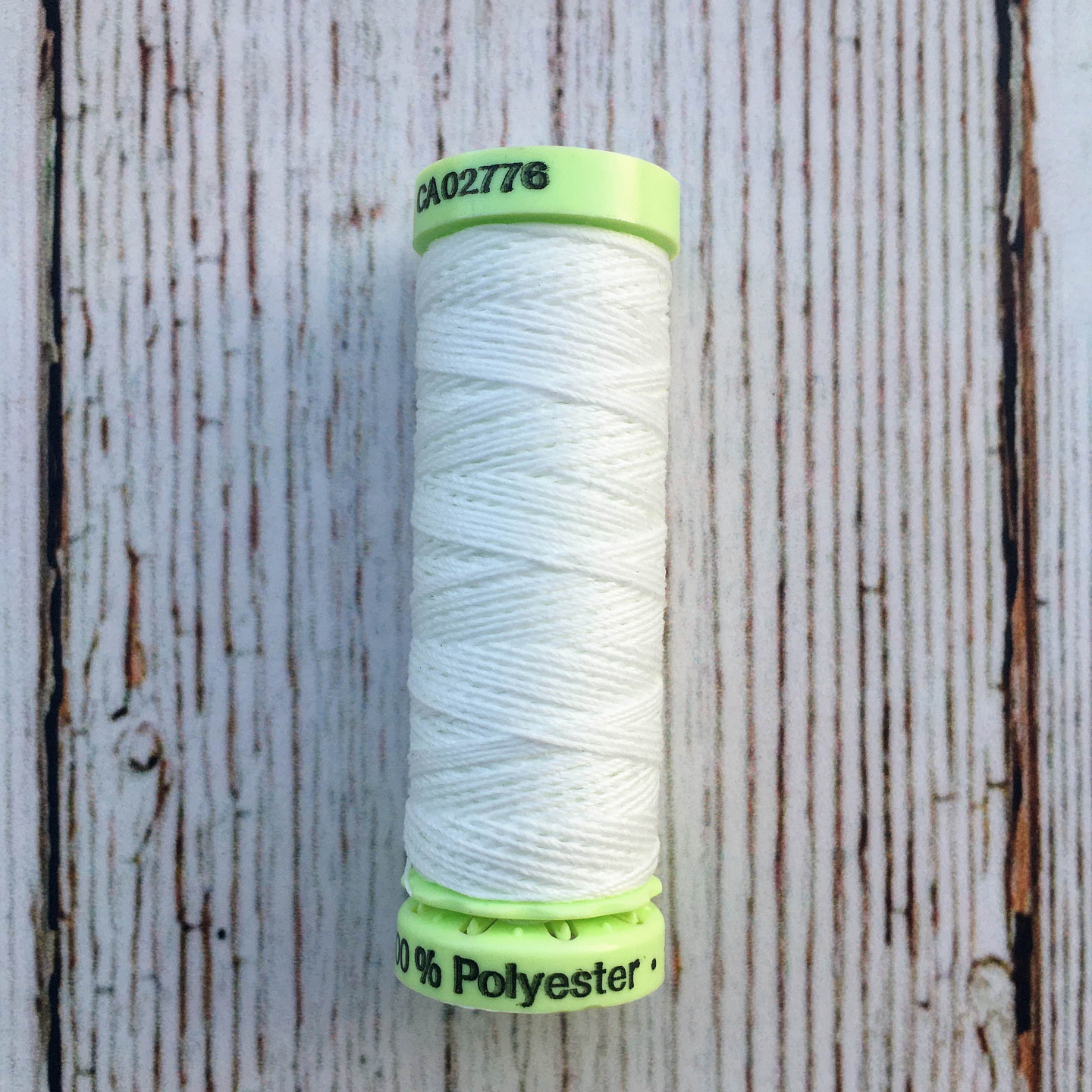 Hilo Ojales y Pespuntes Gutermann 1