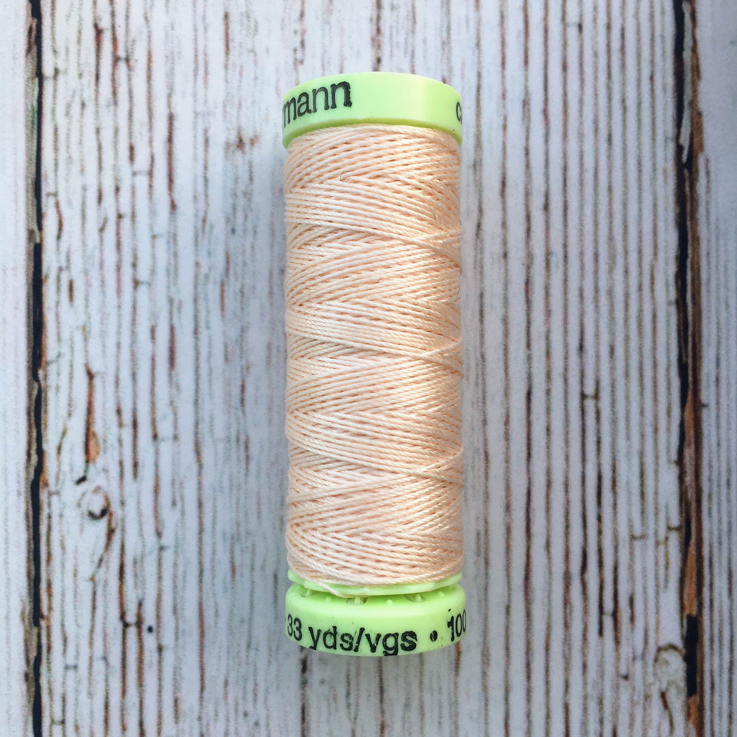 Hilo Ojales y Pespuntes Gutermann 4