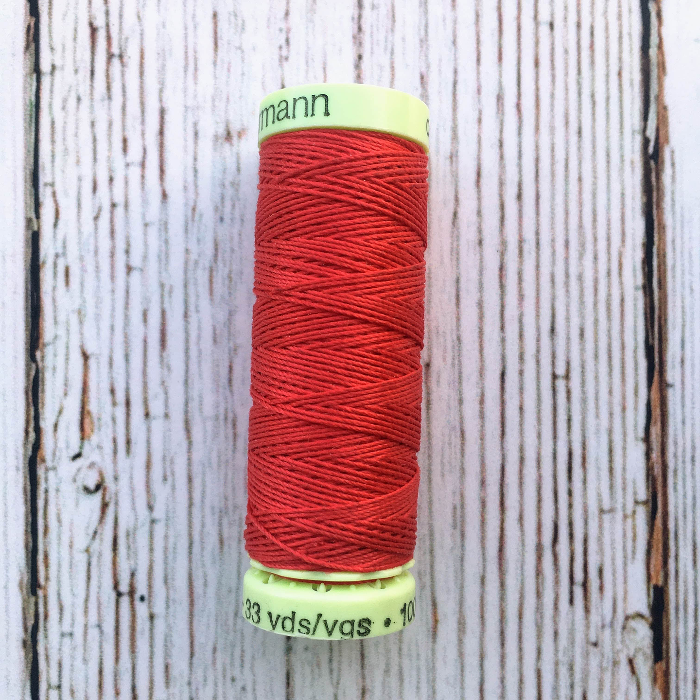 Hilo Ojales y Pespuntes Gutermann 20