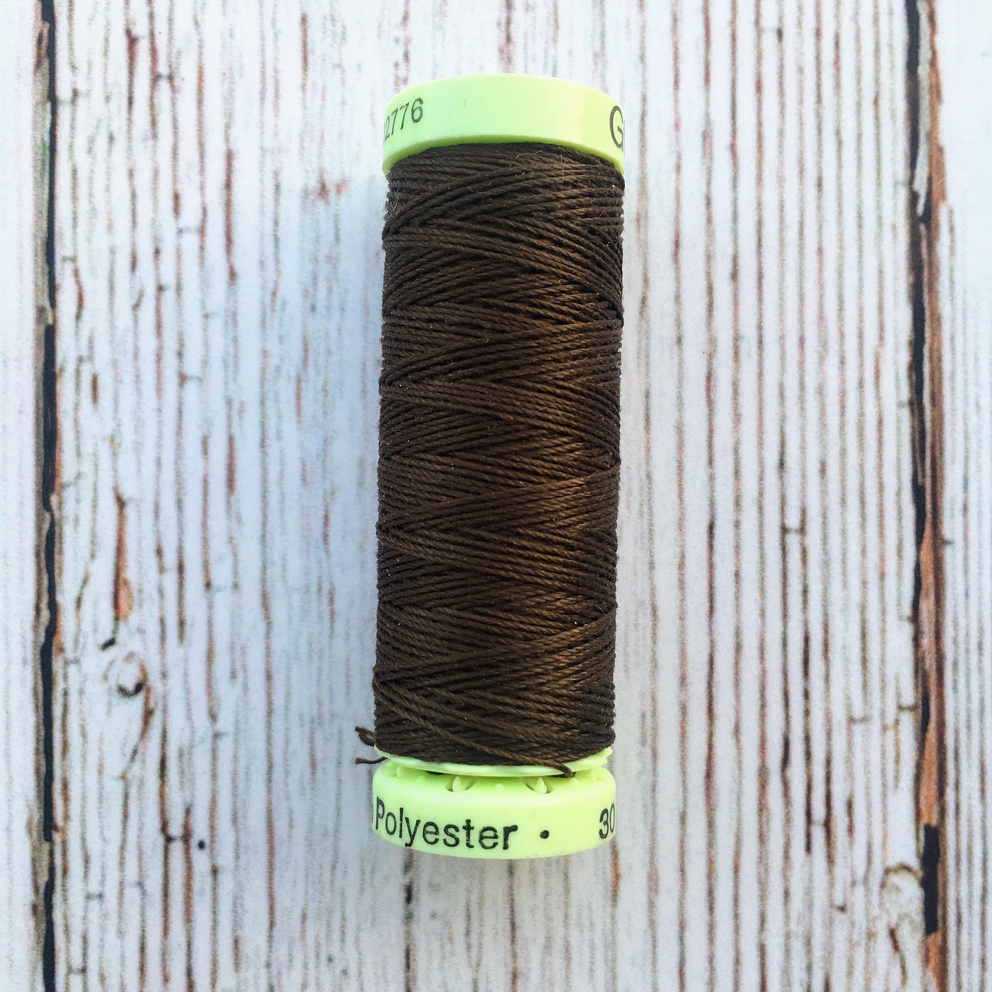 Hilo Ojales y Pespuntes Gutermann 33