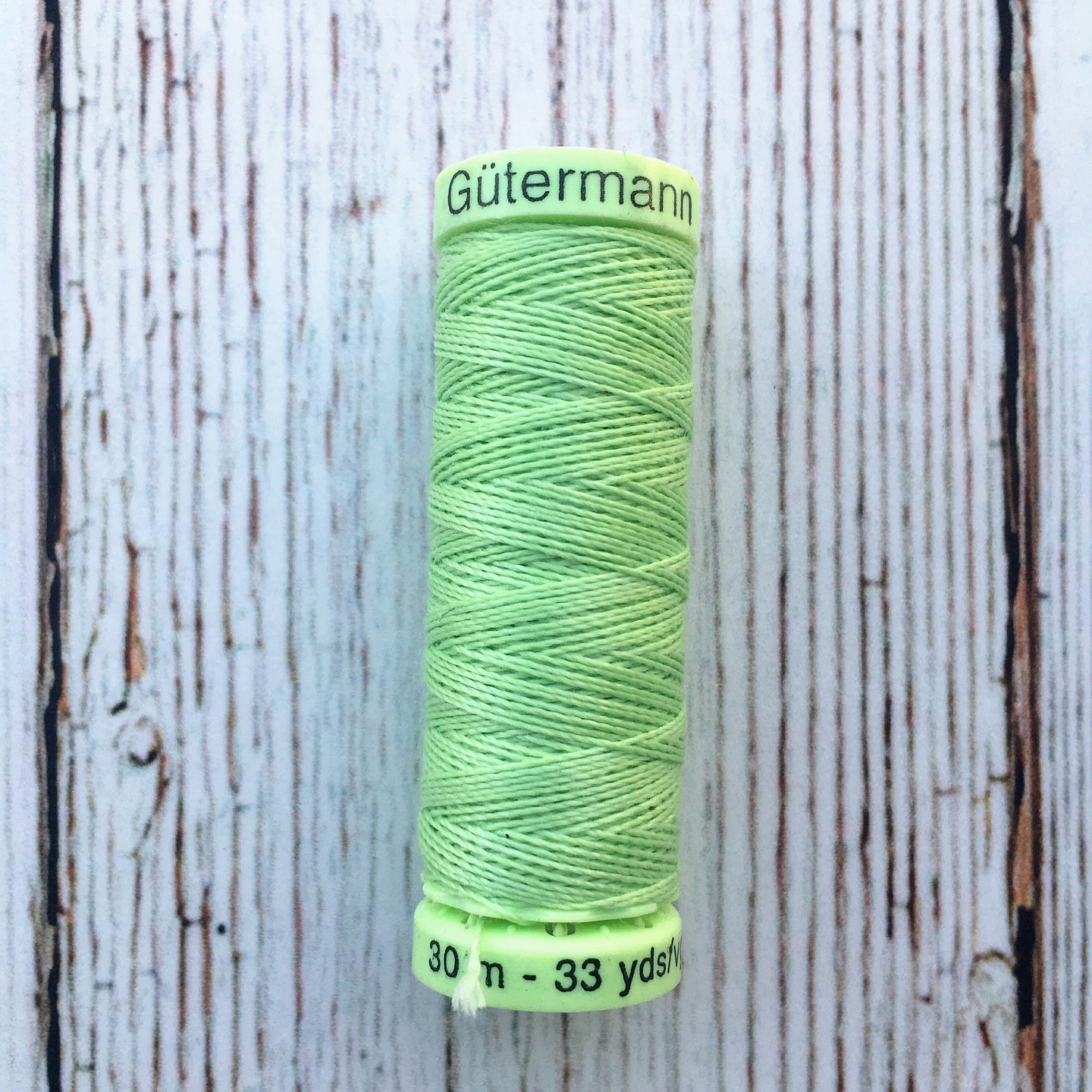 Hilo Ojales y Pespuntes Gutermann 38