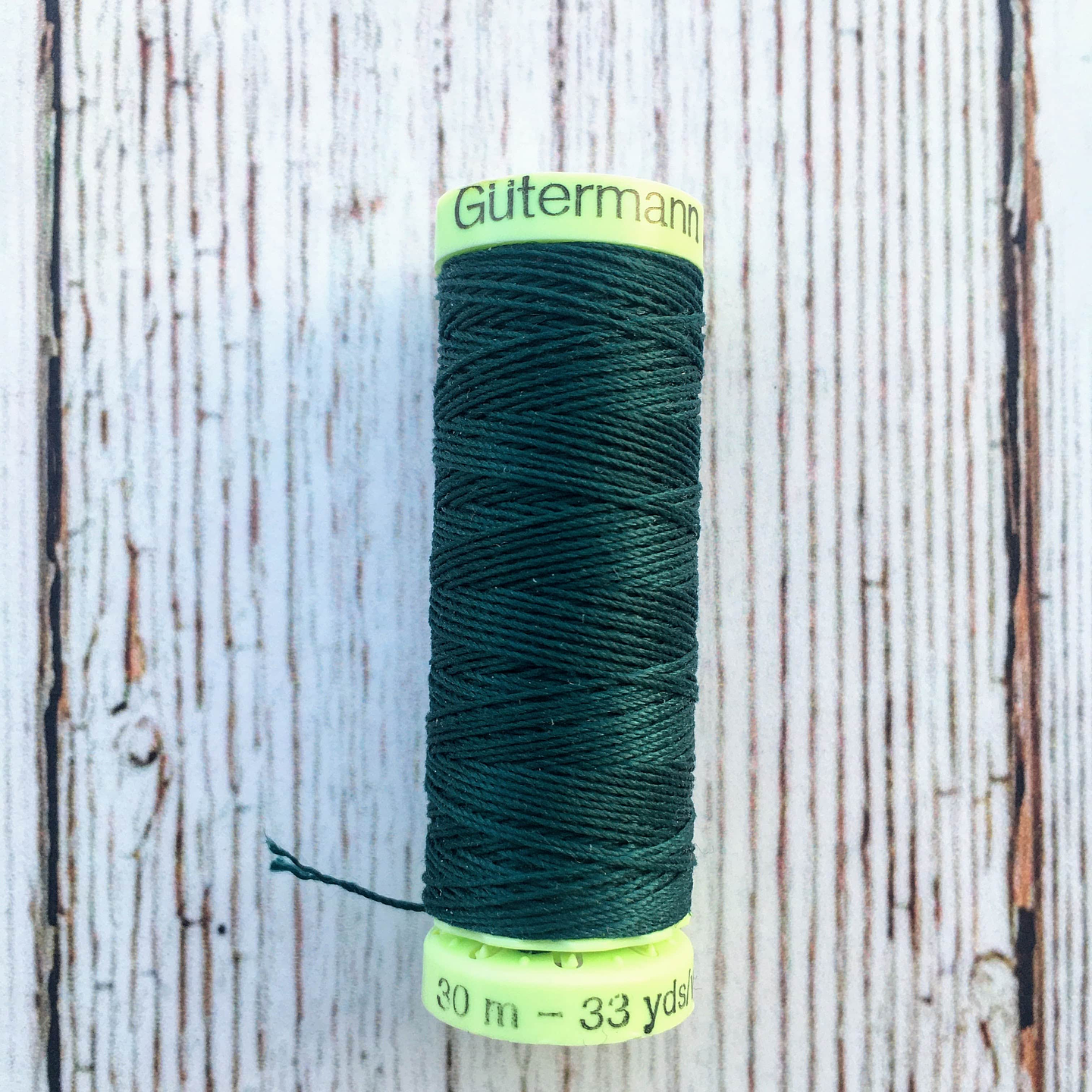 Hilo Ojales y Pespuntes Gutermann 42