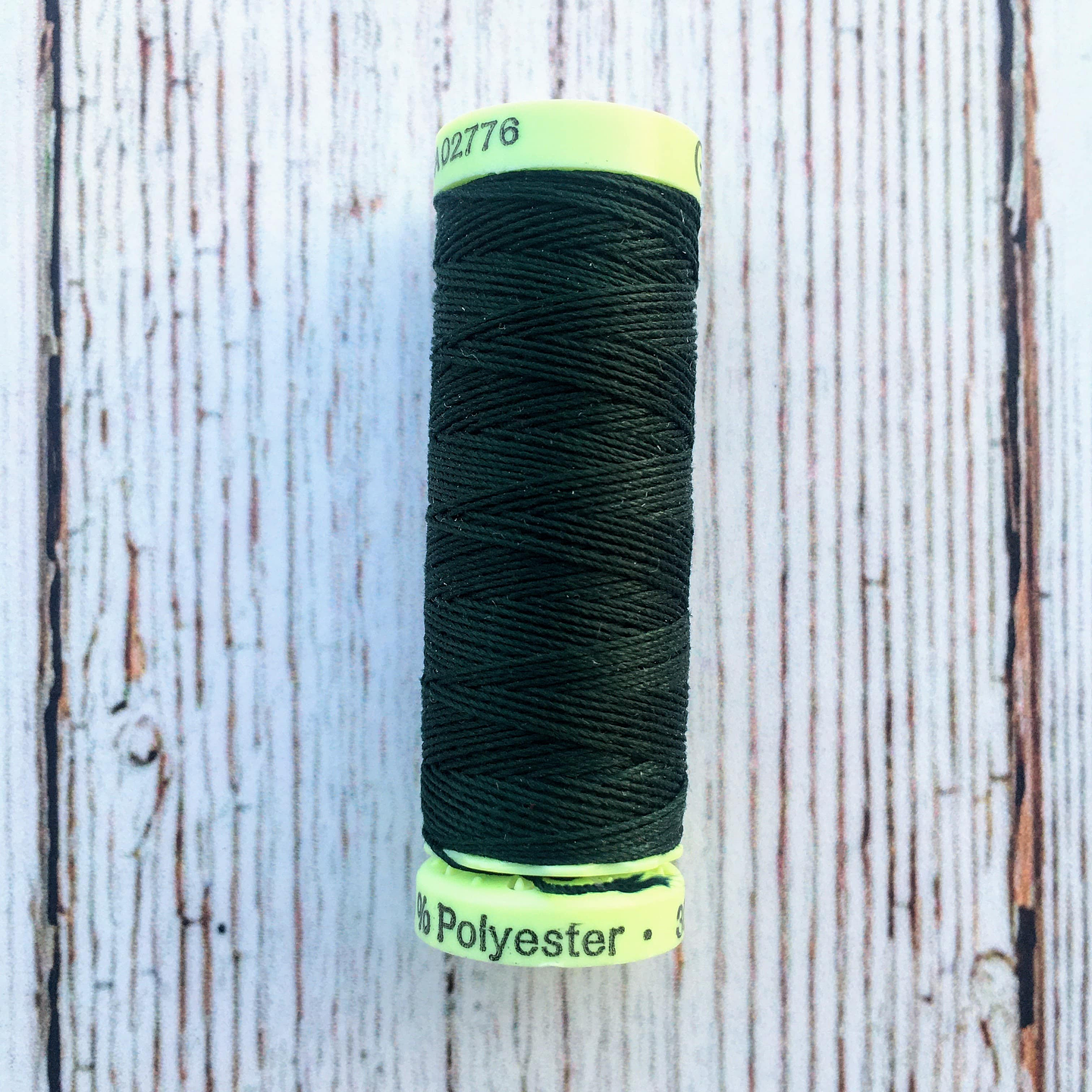 Hilo Ojales y Pespuntes Gutermann 44