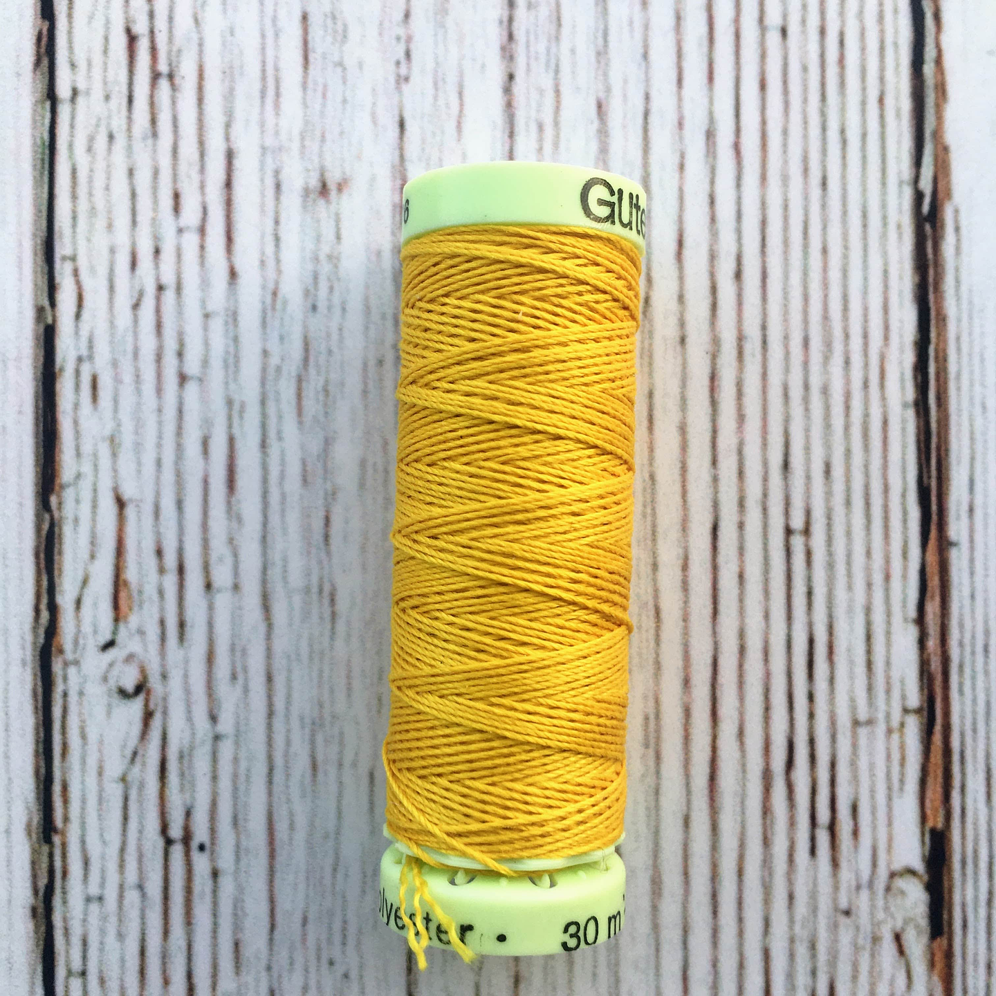 Hilo Ojales y Pespuntes Gutermann 45