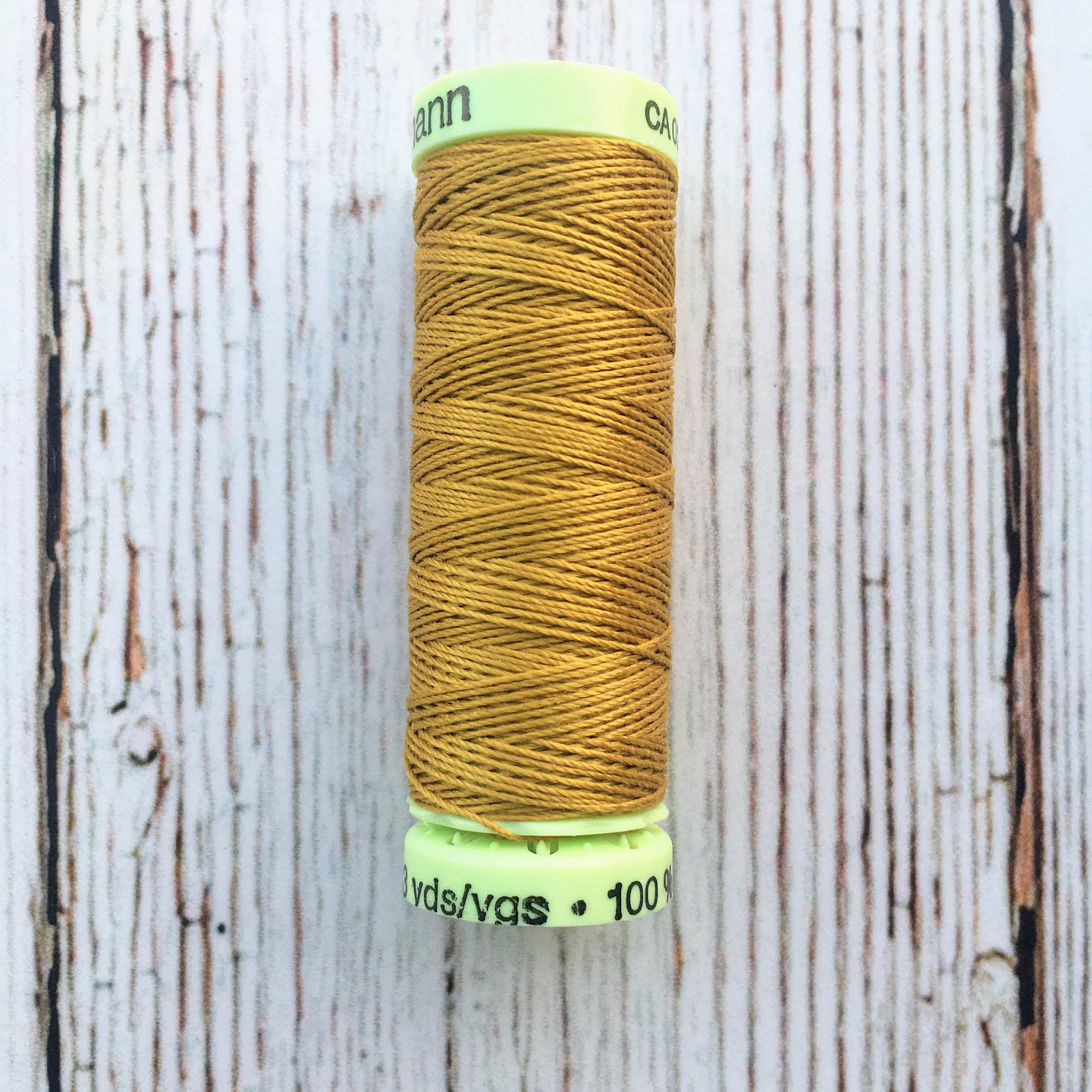 Hilo Ojales y Pespuntes Gutermann 46