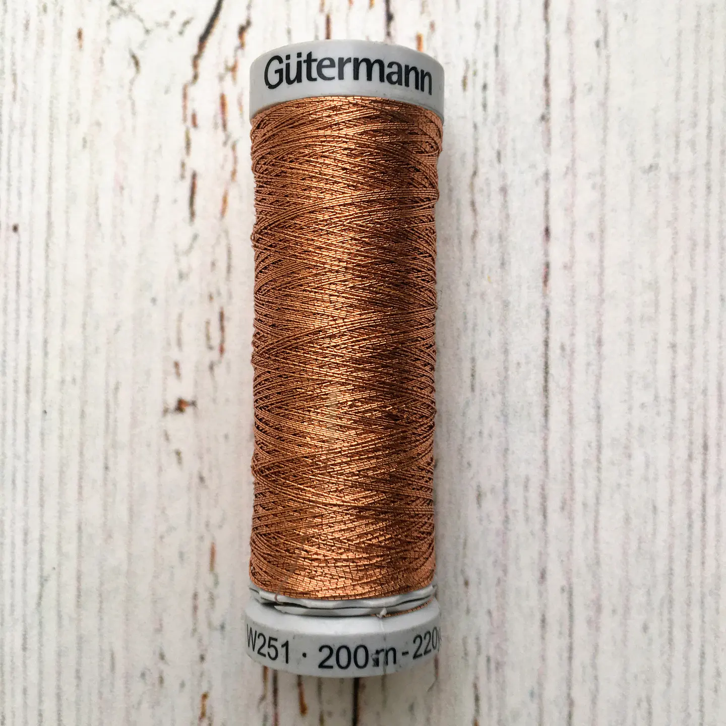 Hilo Metalizado Gütermann 200mts 8