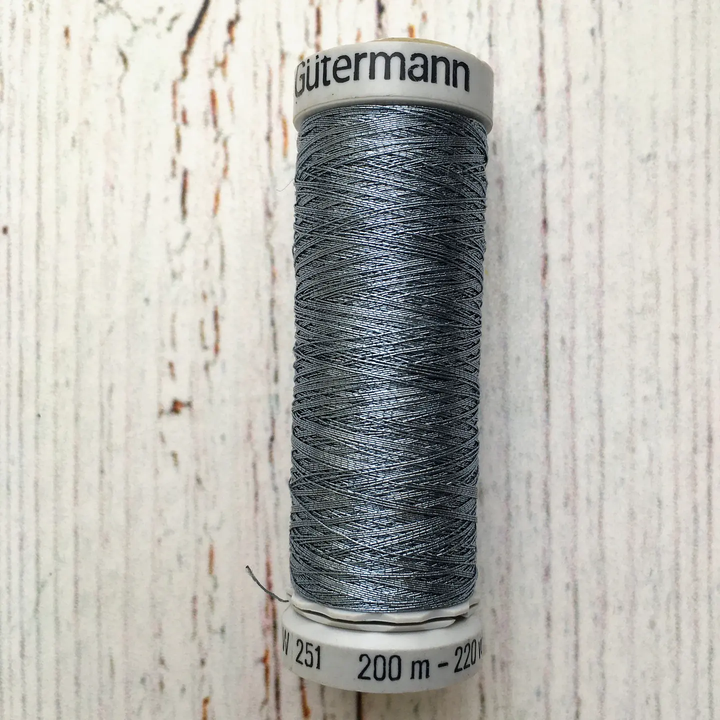 Hilo Metalizado Gütermann 200mts 7