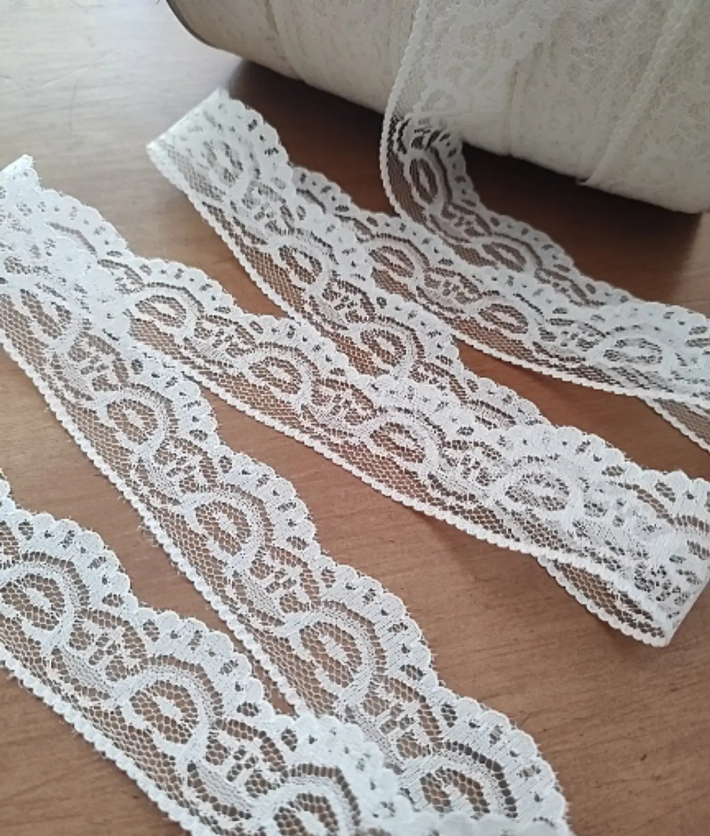 Encaje Corona 35mm Crema 1