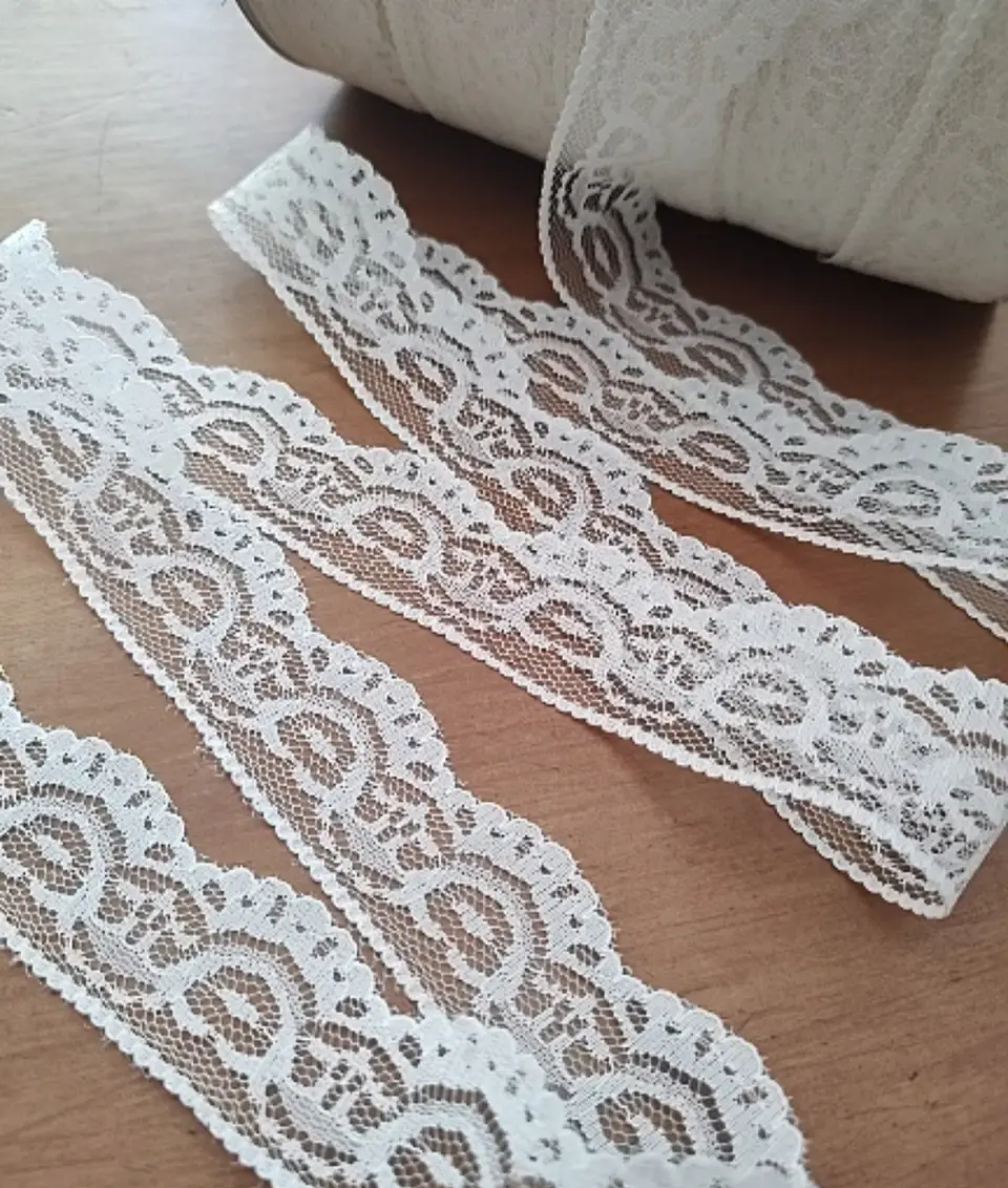 Encaje Corona 35mm Crema 1