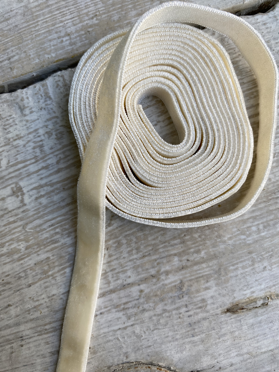 Rollo Cinta Terciopelo 10mm 10mts﻿ 13