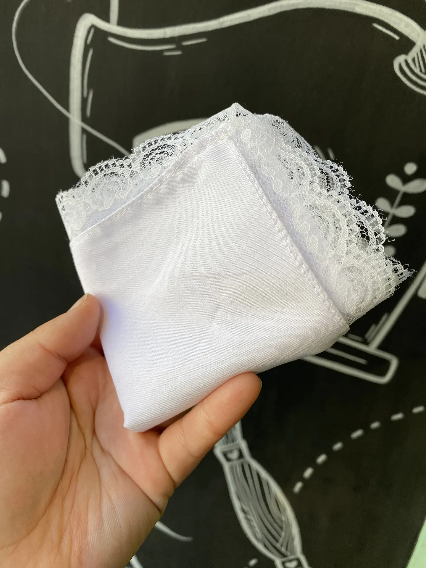 Pañuelo cueca 40x40 blonda 1