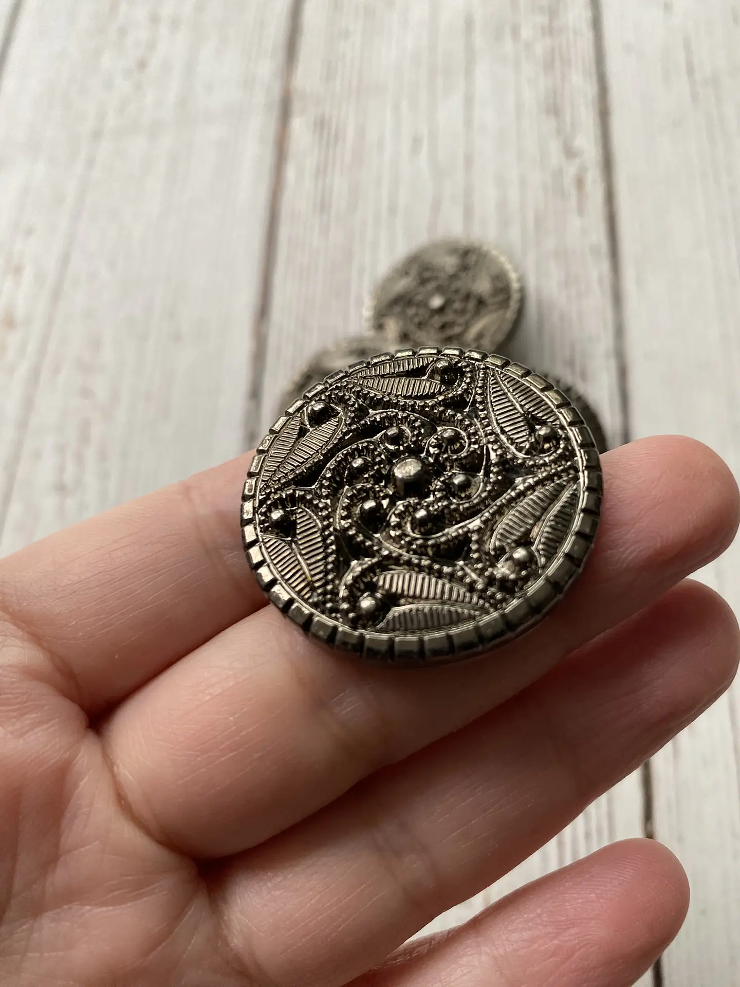 Botón Flor Espiral color Acero 2