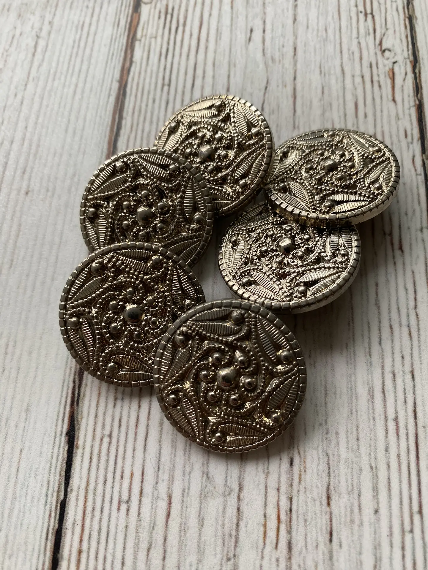 Botón Flor Espiral Plateado 1