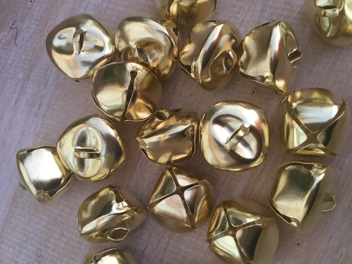 Bolsa 100 Sonajeros Dorados 4