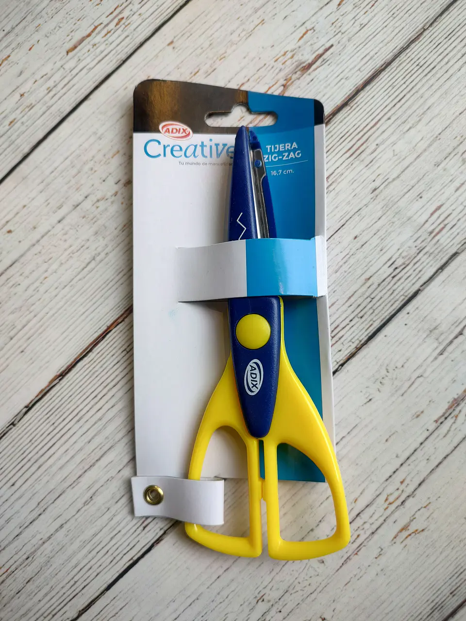 Tijera Zigzag para manualidades 1
