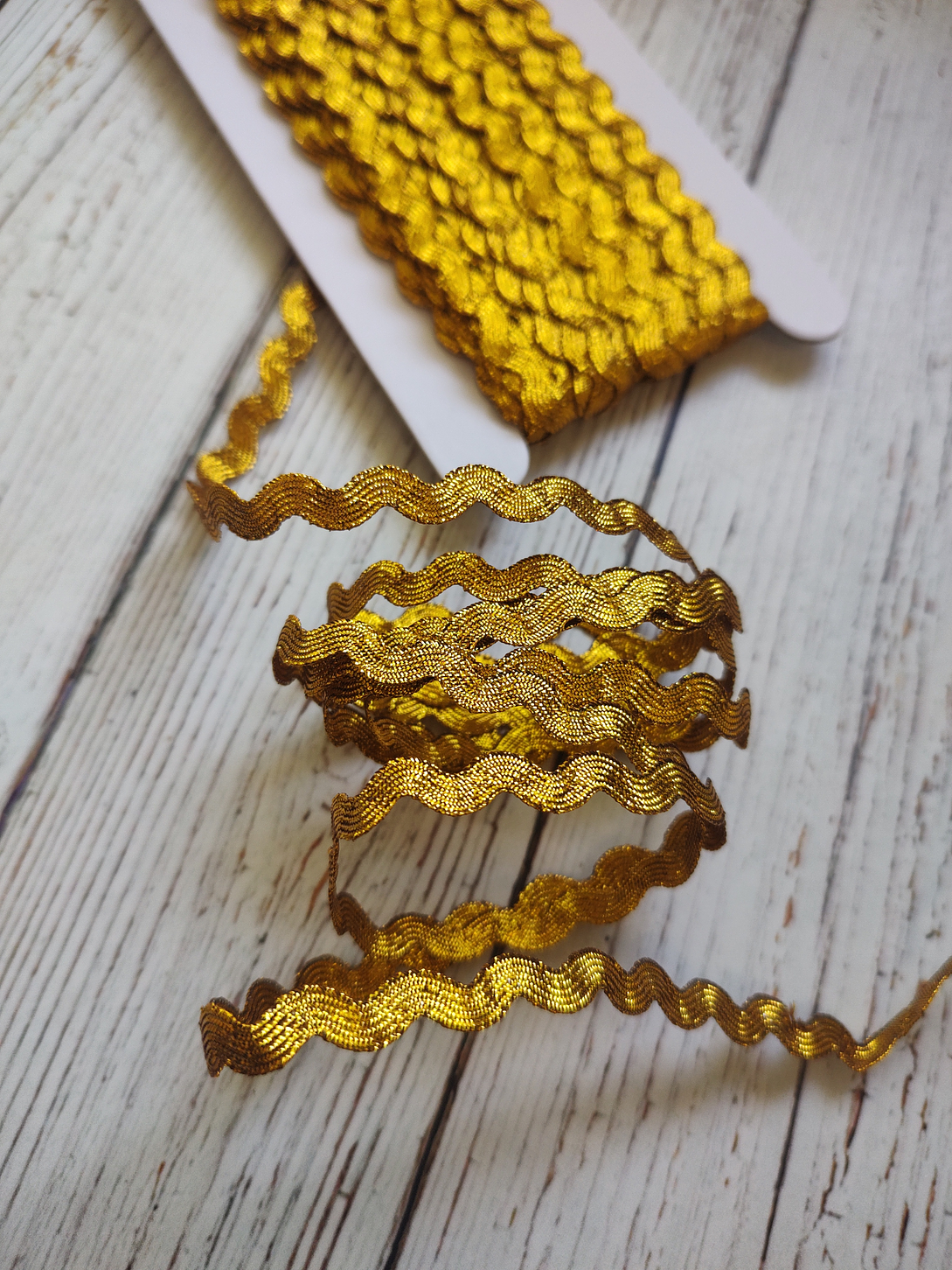 Cinta Zigzag Dorada 20mts 1