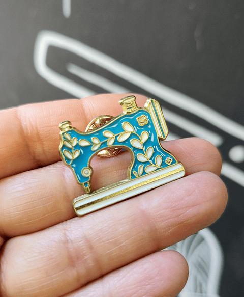 Pin Máquina de Coser Calipso