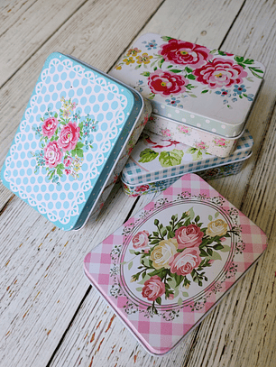 Costurero Básico en lata