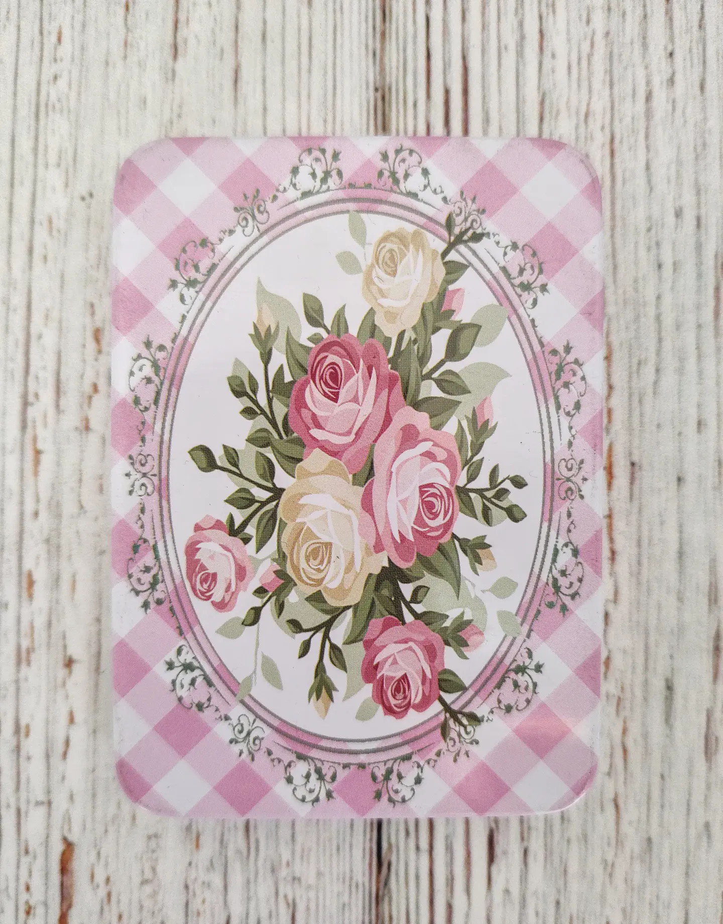 Costurero Básico en lata 7