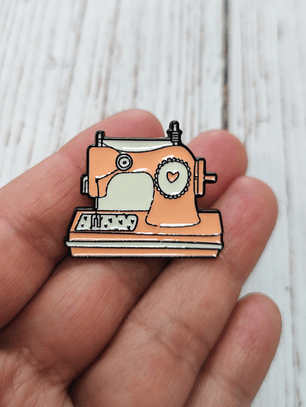 Pin Máquina de Coser Salmón 