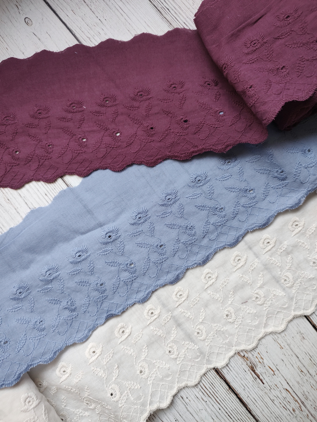 Broderie Florcitas 12cm por metro 1