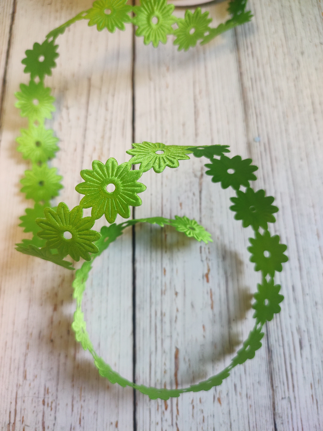 Cinta flores troqueladas 3mts 18