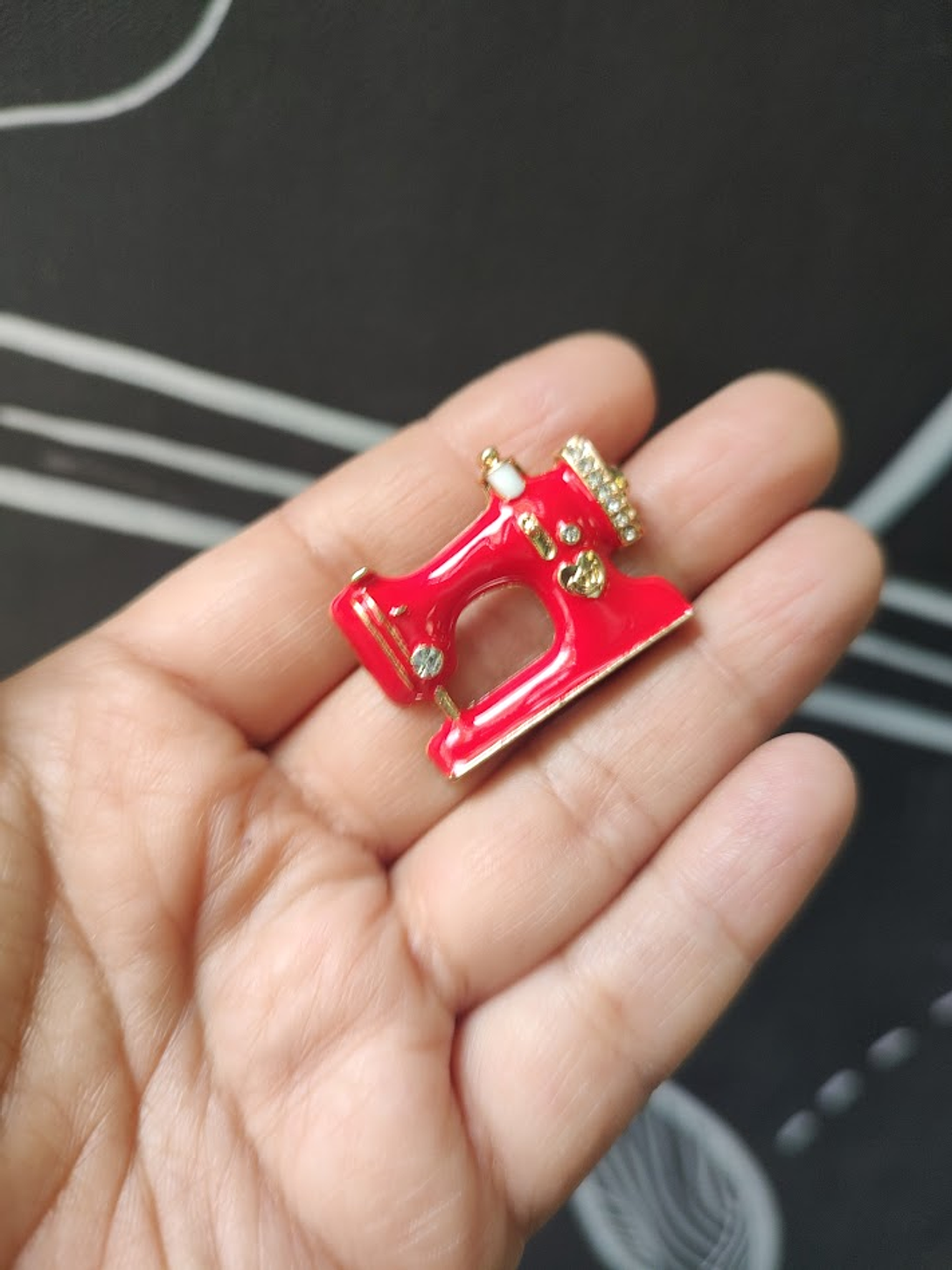 Prendedor Máquina de Coser Rojo 1