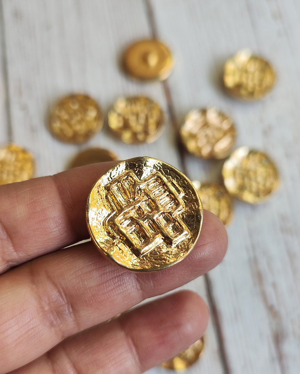 Botones Dorados Relieve 25mm 2