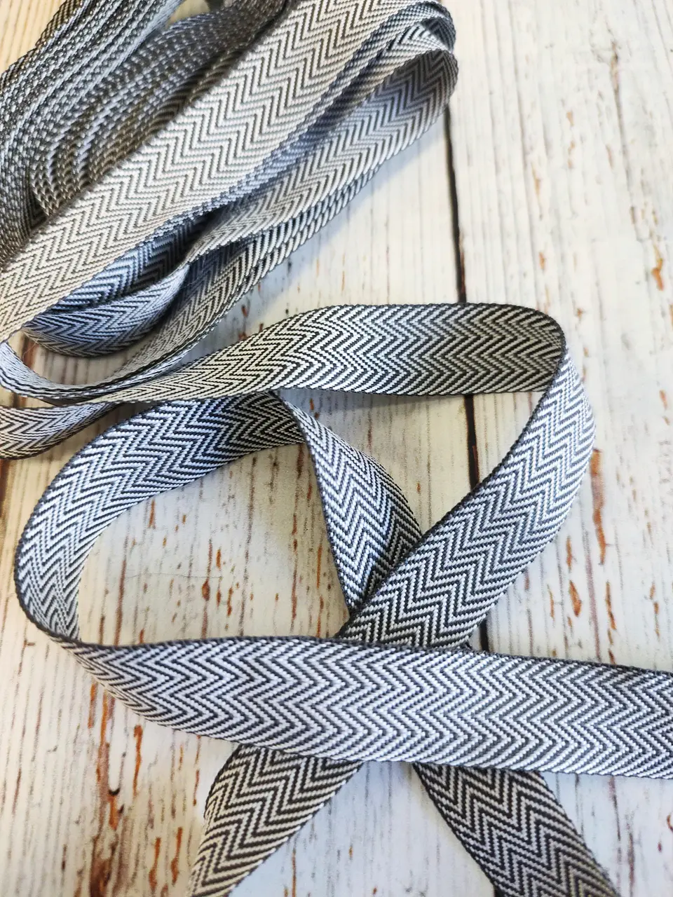 Cinta Espiga Chevron B/N 5mts 1