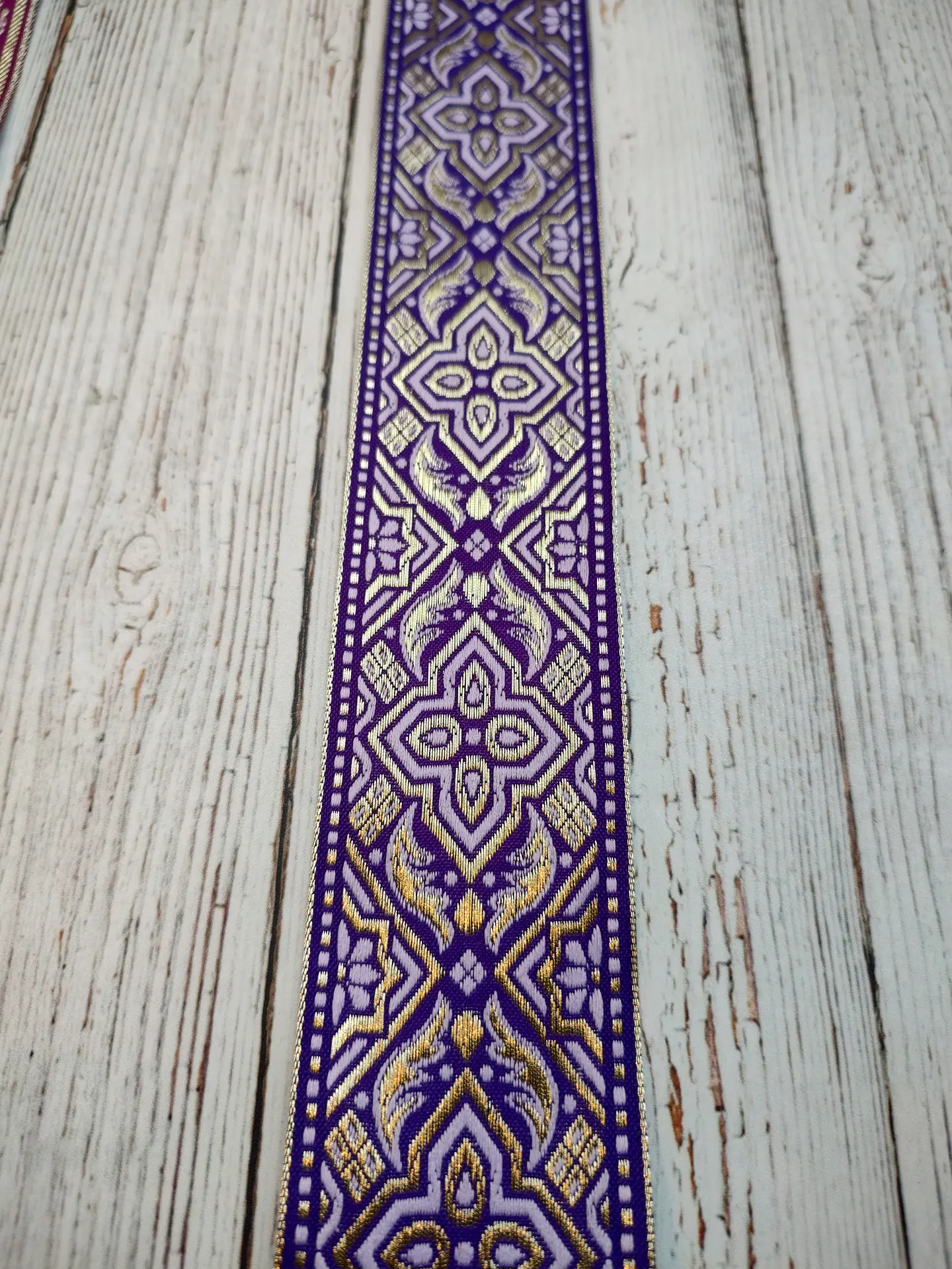 Cinta Bali Altar Morada por metro 1