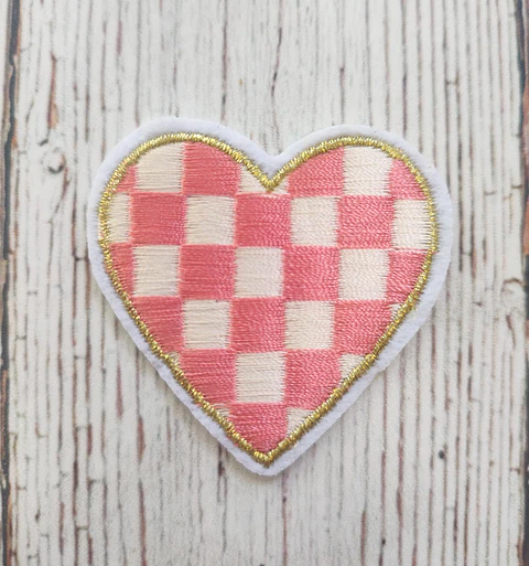 Parche Corazón Ajedrez salmón