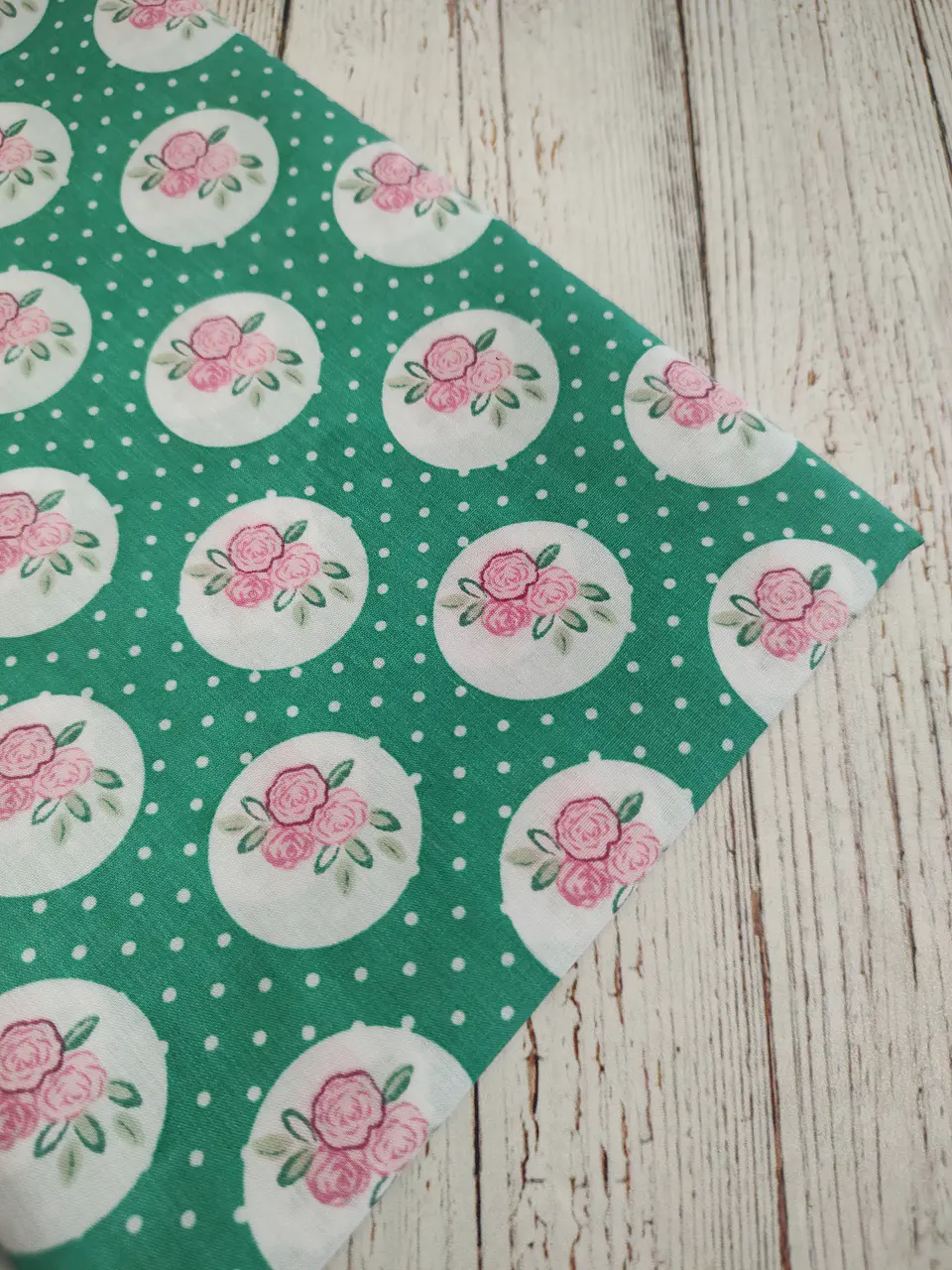 Tela Estampada Rosas polka 1