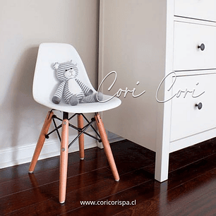 Silla Eames kids