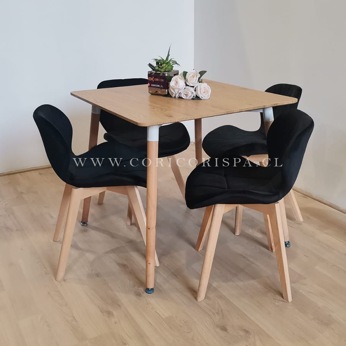 Comedor Mesa Cuadrada 80x80cms  + 4 Sillas Mariposa Velvet 2