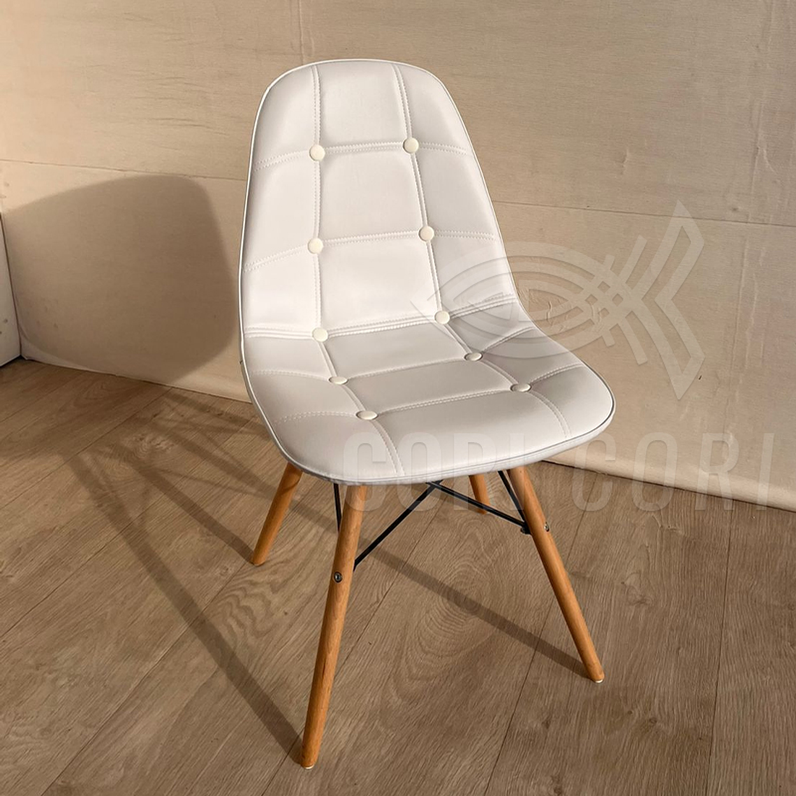 Comedor Medlock 140x90cm + 6 Sillas Capitonné Eames 7