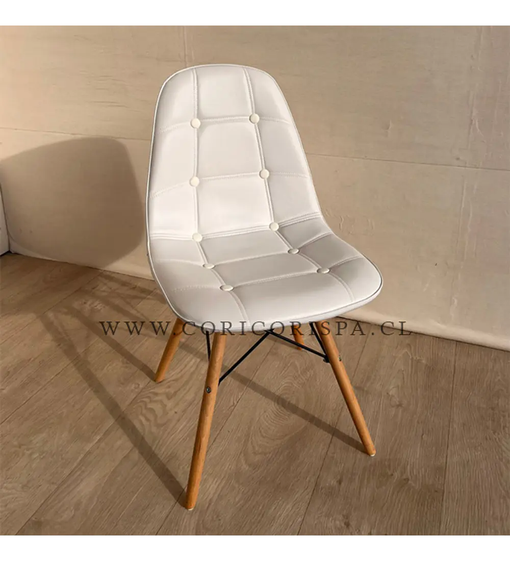 Comedor Mesa Wood 120cm + 4 Sillas Eames Capitonne