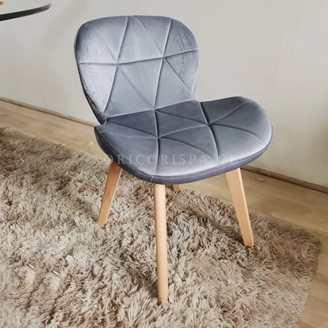 Comedor Mesa Tulip Stone 100cms + 4 Sillas Mariposa Velvet 4
