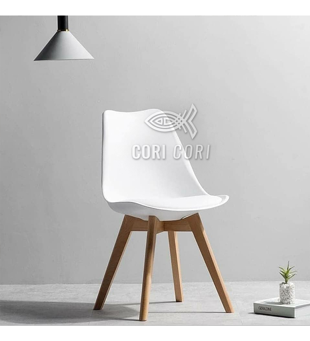 Comedor Mesa Eames Blanca 80cms + 4 Sillas Tulip 