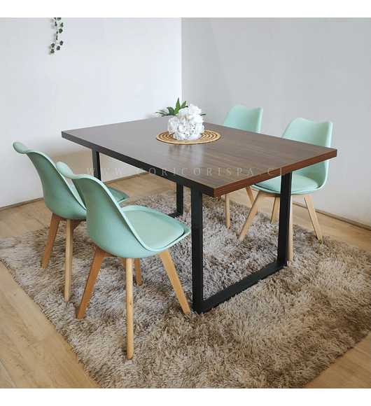 Comedor Industrial 160x90cms + 4 Sillas Tulip 