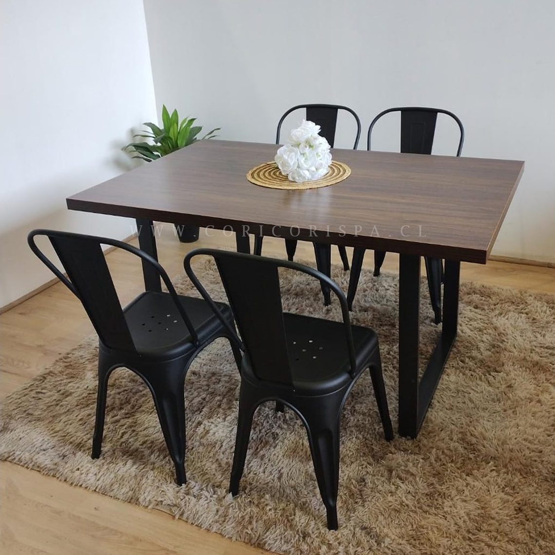 Comedor Industrial 140x90 + 4 Sillas Tolix 2