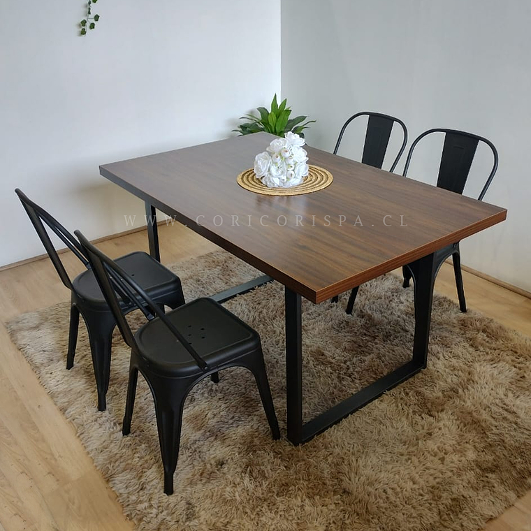 Comedor Industrial 140x90 + 4 Sillas Tolix 1