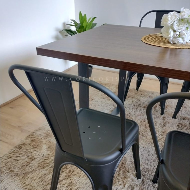Comedor Industrial 140x90 + 4 Sillas Tolix 4
