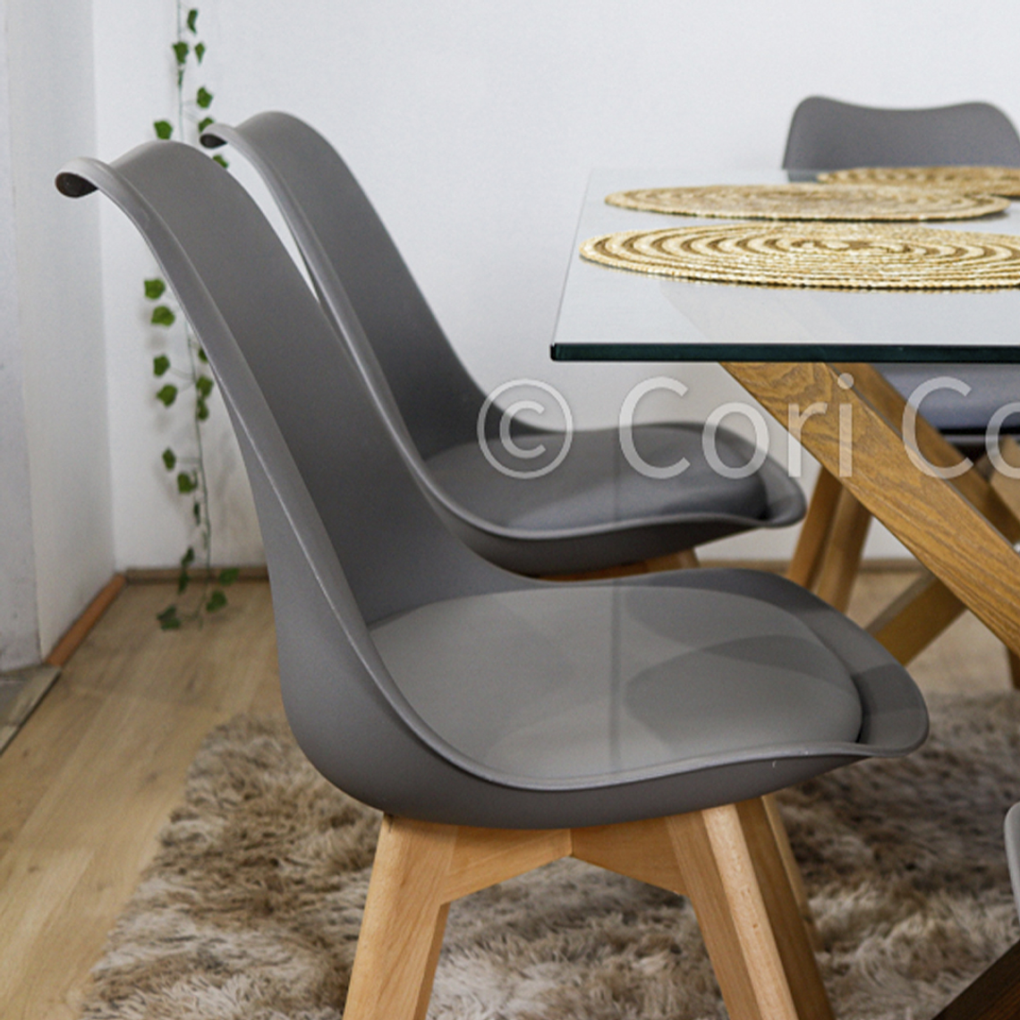 Comedor Medlock 140 x 90cm + 4 Sillas Tulip    10